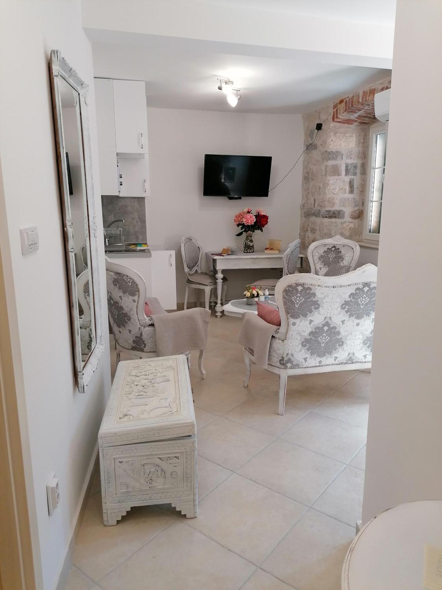 New Renovated Old Town Martiva Apartment Котор Стая снимка
